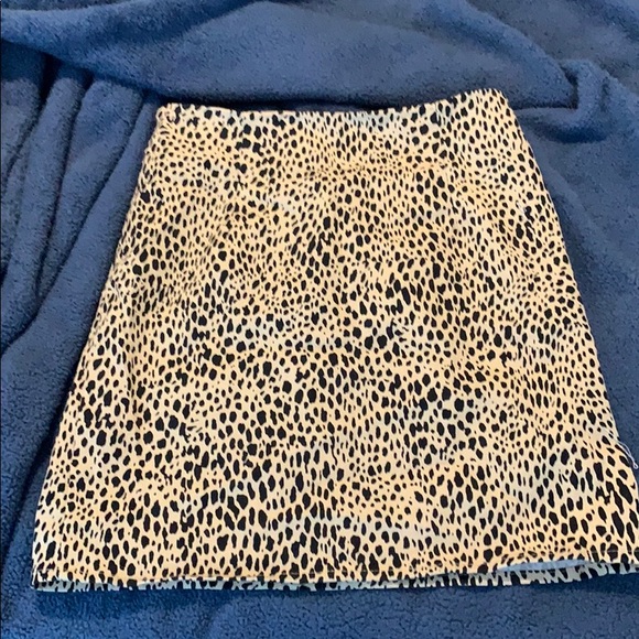 Brandy Melville Dresses & Skirts - Brandy Melville cheetah print skirt